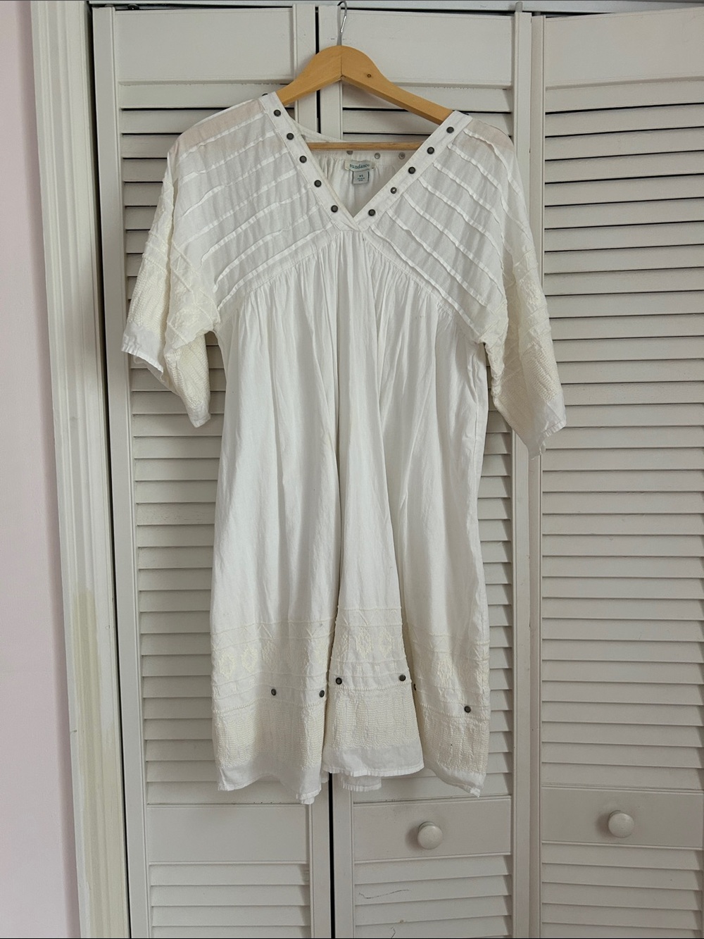 Sundance White V-Neck Tunic with Metal Snap Accents